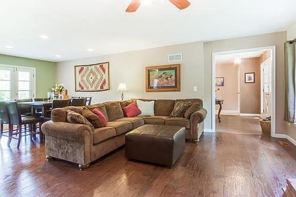 2nd image of 15363 Thistlebriar Ct