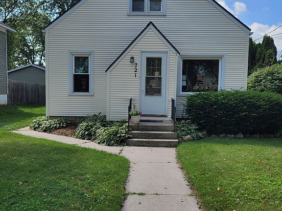 5th image of 721 Center Ave