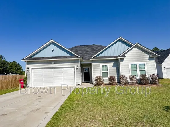 128 Magnolia St, Parkton, NC 28371