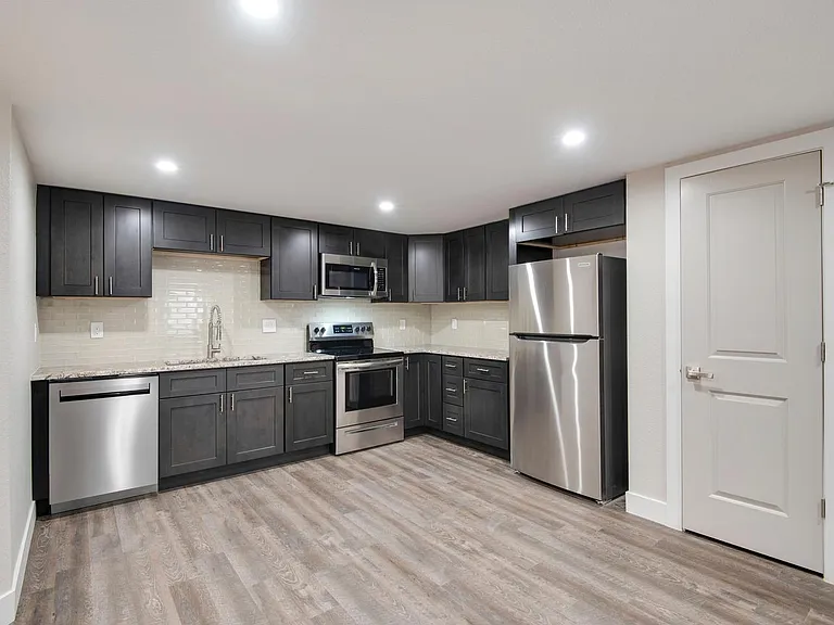 4382 Chase St — Photo 14