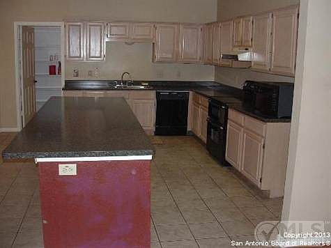 2nd image of 1722 Longfield