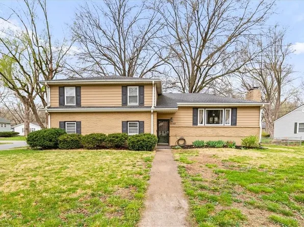 9260 Craig St, Overland Park, KS 66212