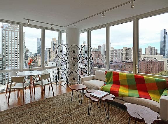 3rd image of 175 W 60th St #4F