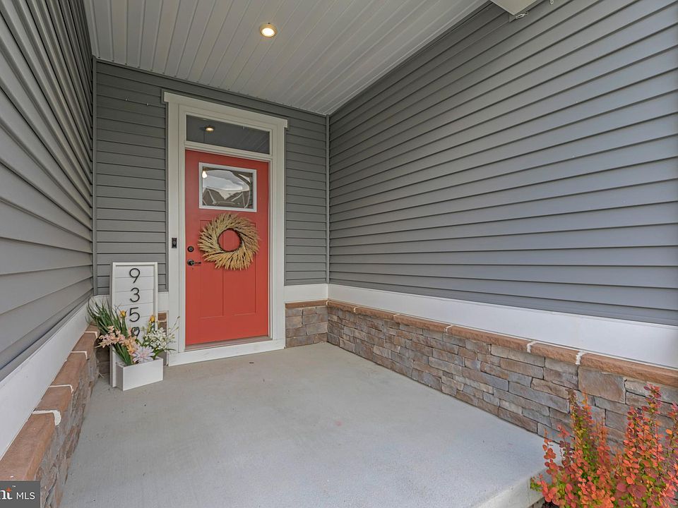 Mikan.④ 9359 Guild Ave, San Diego, CA 92123 | Redfin