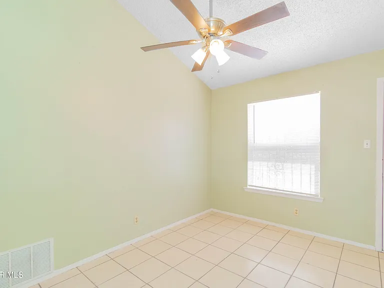 12056 Bellows Ct — Photo 11