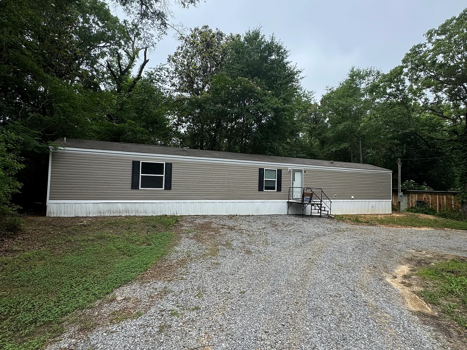 3 bed, 1500 sqft, $1,300 — Photo 1