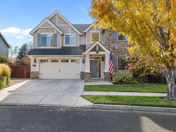647 NW 28th St, Redmond, OR 97756