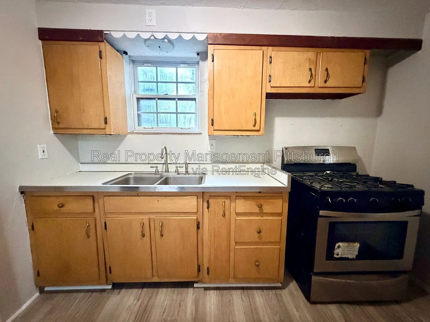 3 bed, 1.5 bath, 1254 sqft, $1,800 — Photo 4