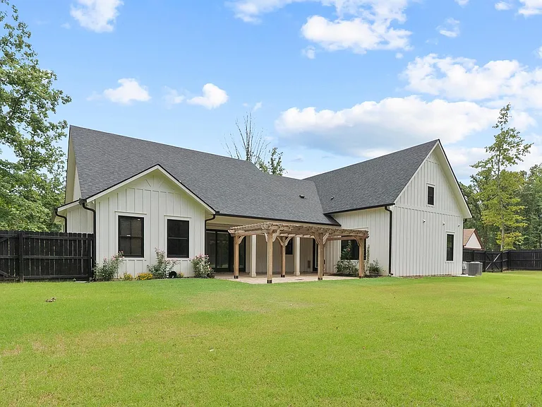 135 Harmony Bay Dr — Photo 34