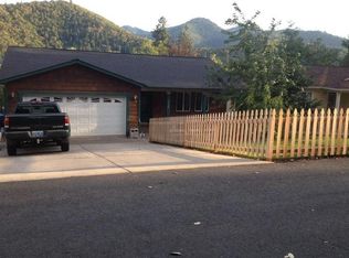 1220 5th Ave, Gold Hill, OR 97525