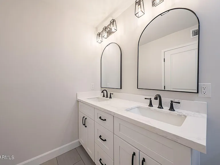 11202 N 43rd Dr — Photo 24