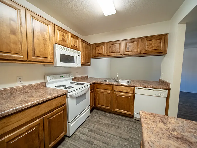 Pusch Ridge Apartments — Photo 20