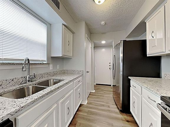 4th image of 505 David Dr
