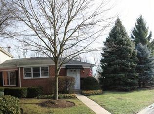 805 Evernia Ct, Geneva, IL 60134