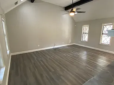 332 Cedar Dr — Photo 2