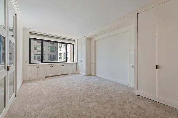 Sold by Compass | media 23