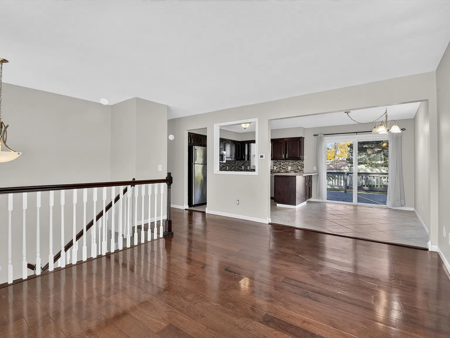 3 bed, 1.5 bath, 1584 sqft, $2,300 — Photo 4