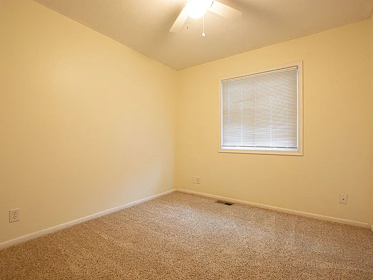 11106 V St — Photo 12