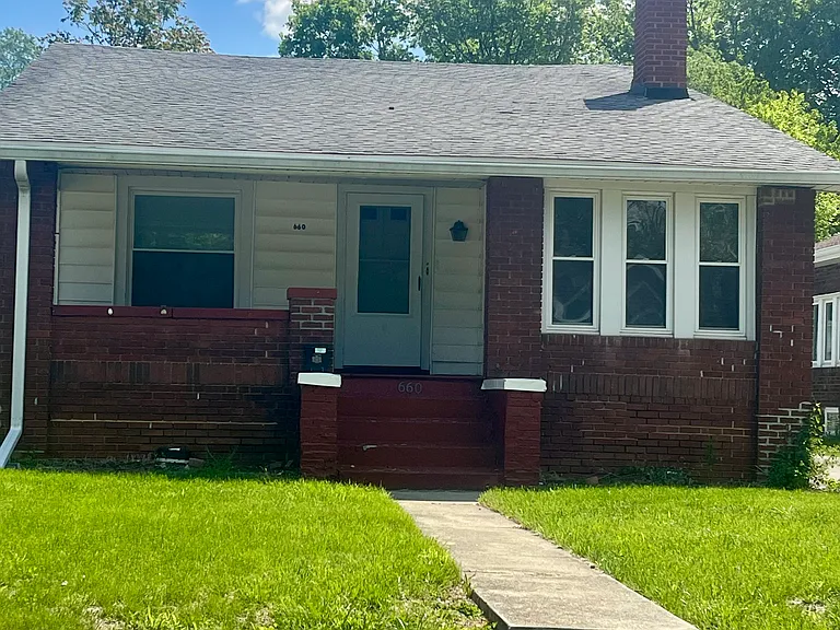 660 S Haworth Ave — Photo 1