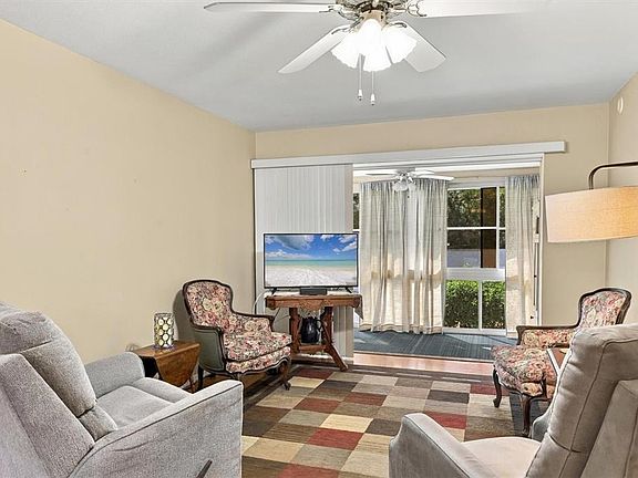 5th image of 3950 ROXANE BOULEVARD #3B