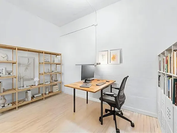 497 Pacific Street image 17 of 23