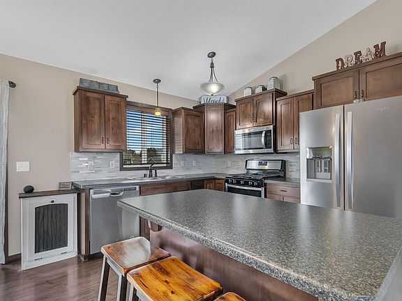 4th image of 909 4th St NE
