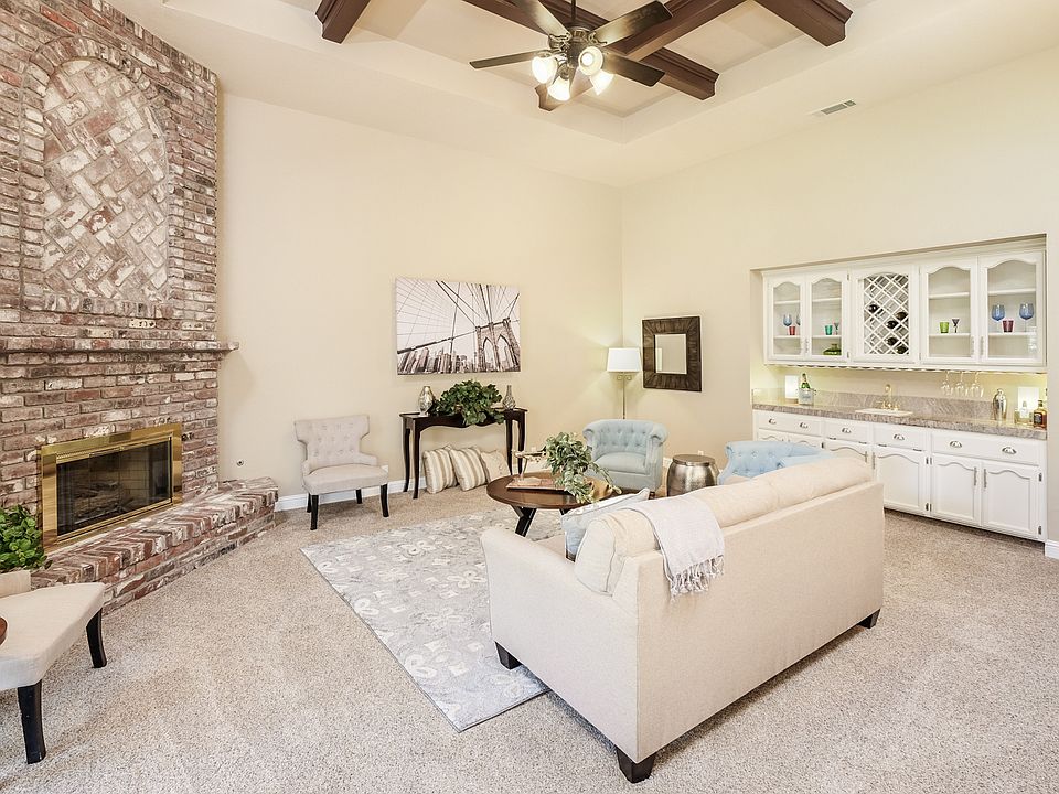 1st image of 105 Meadow Lakes Ct