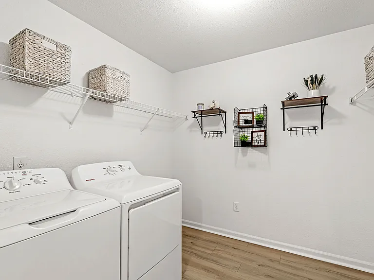 Arborwood Apartments — Photo 23