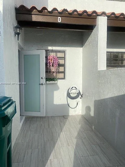 2 bed, 1034 sqft, $2,500 — Photo 2