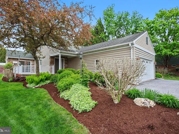 51 Troy Dr, Lititz, PA 17543