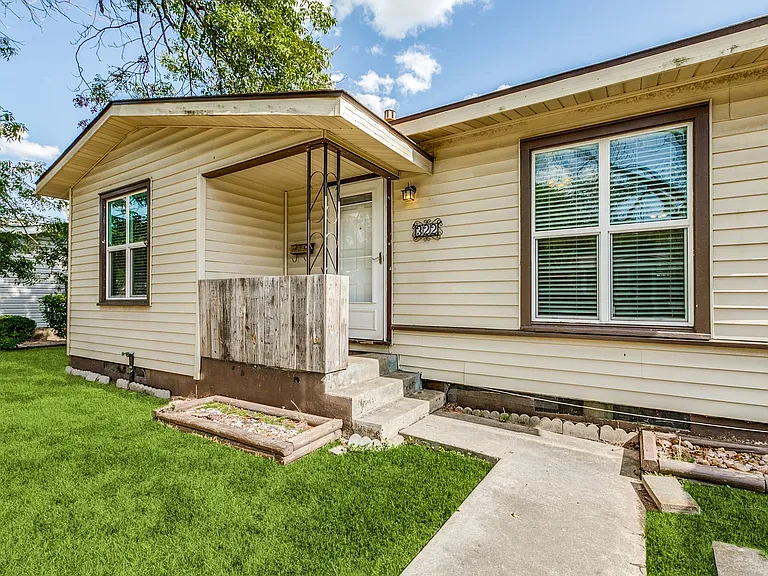 322 Byrnes Dr — Photo 4