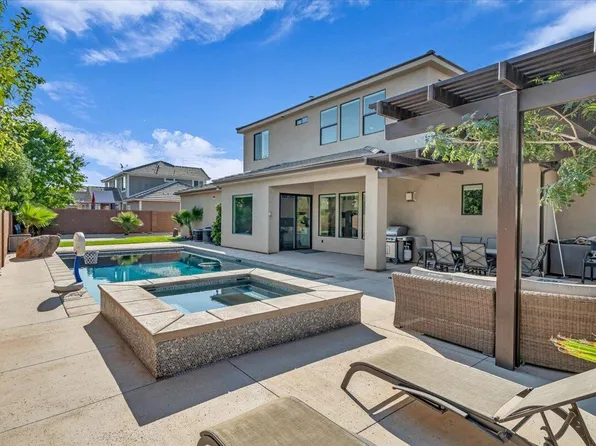 2211 E Pasture Dr, St George, UT 84790