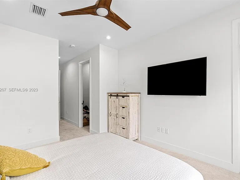 4389 NW 41st St — Photo 8