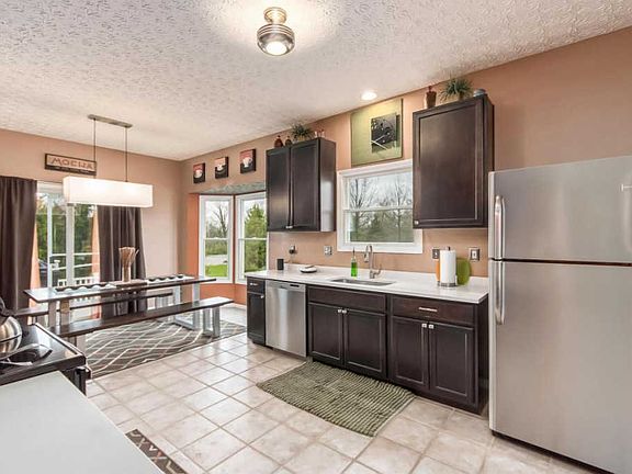 5th image of 1037 Creekview Dr