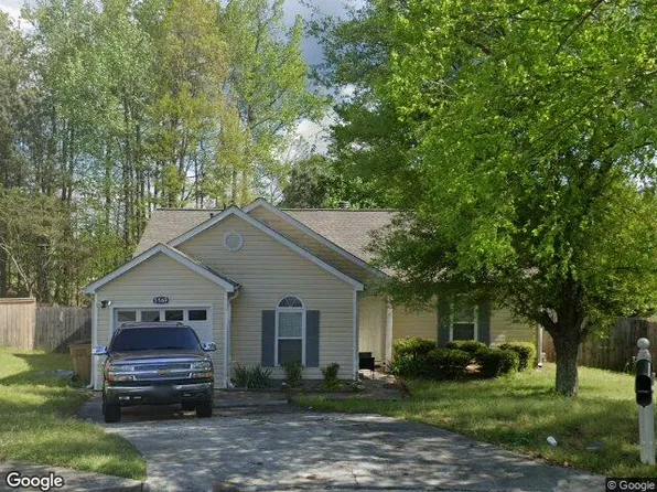 5569 Eagles Feather Ln, Riverdale, GA 30274