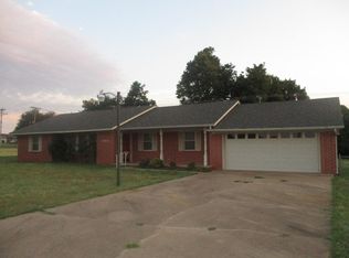 1924 Carolina Ave, Chickasha, OK 73018