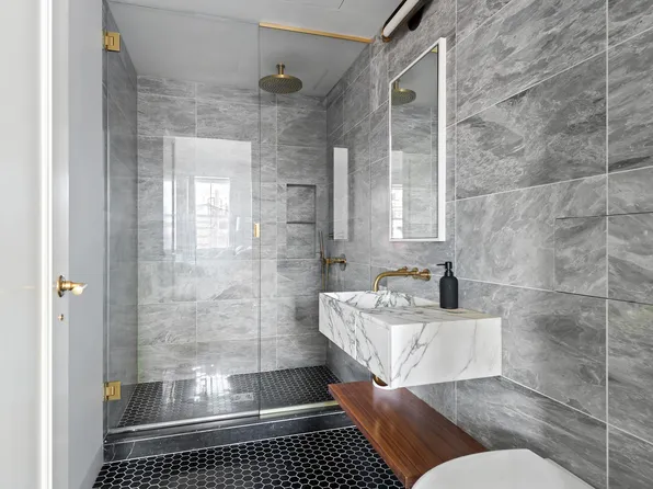 354 West 20th Street image 18 of 25