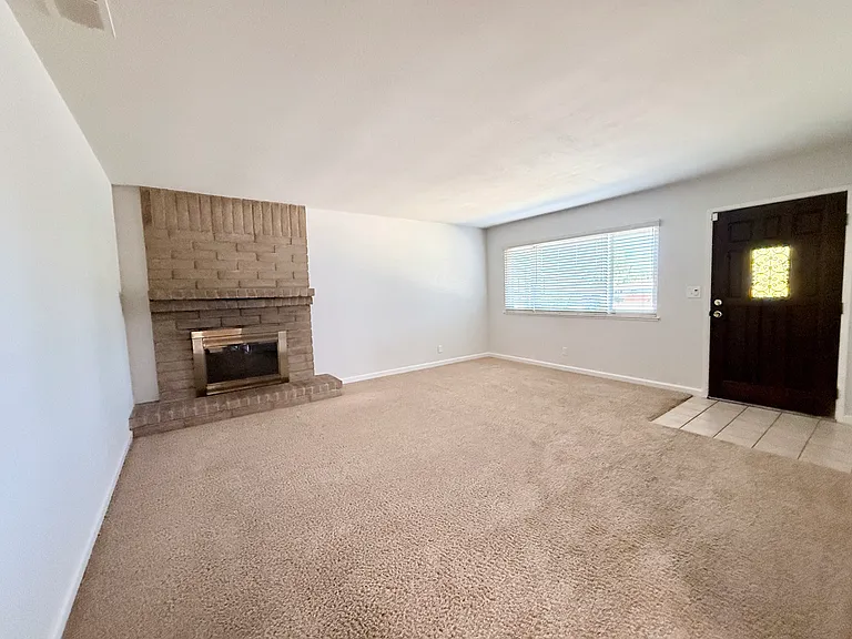 1008 Linier Ct — Photo 2