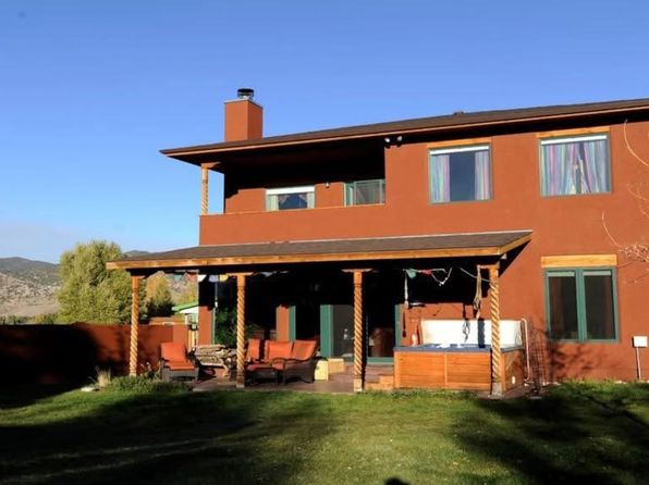 1330 Angelview Cir