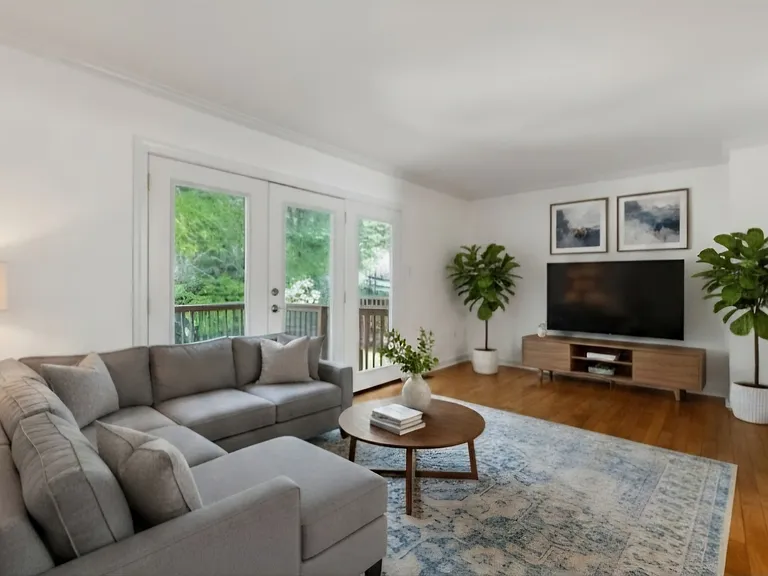 108 Richards Ln — Photo 10