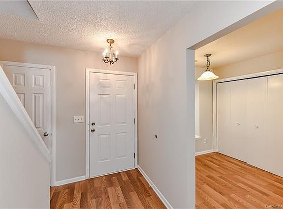 2nd image of 1079 Sardis Cove Dr