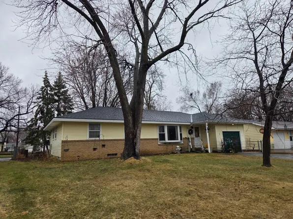 672 80th Ave NE, Spring Lake Park, MN 55432