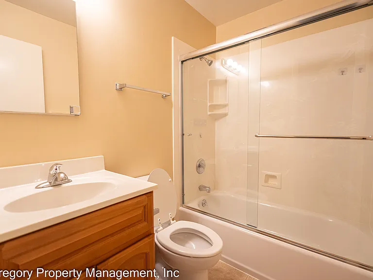 1815 Central Ave #202 — Photo 15