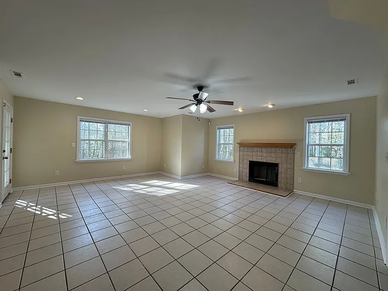 204 Grandford Pl — Photo 10