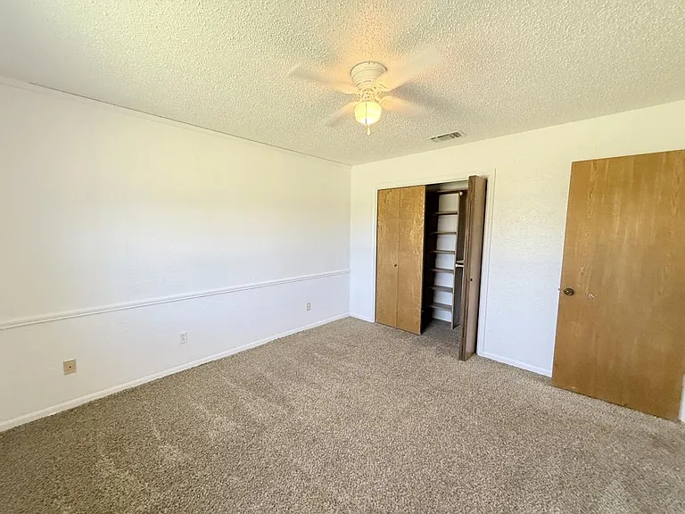 2315 E Highway 190 — Photo 29