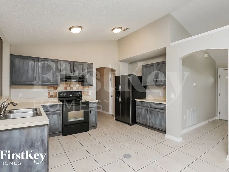 662 Armadillo Dr — Photo 6