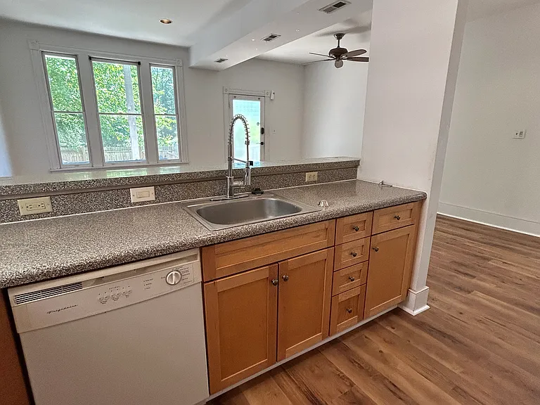 3509 E Clay St #1 — Photo 15