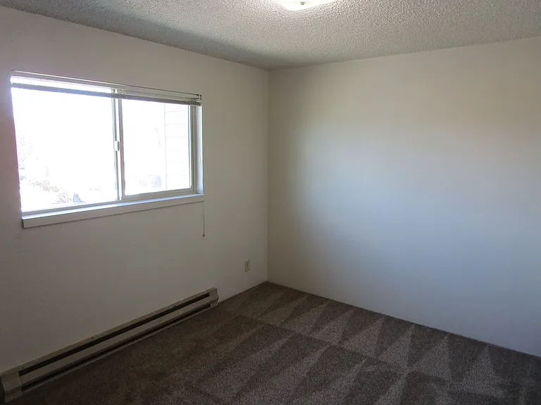 212 SE 5th St — Photo 9