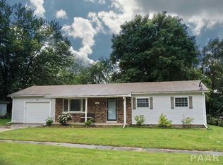 909 S Elm St, Delavan, IL 61734