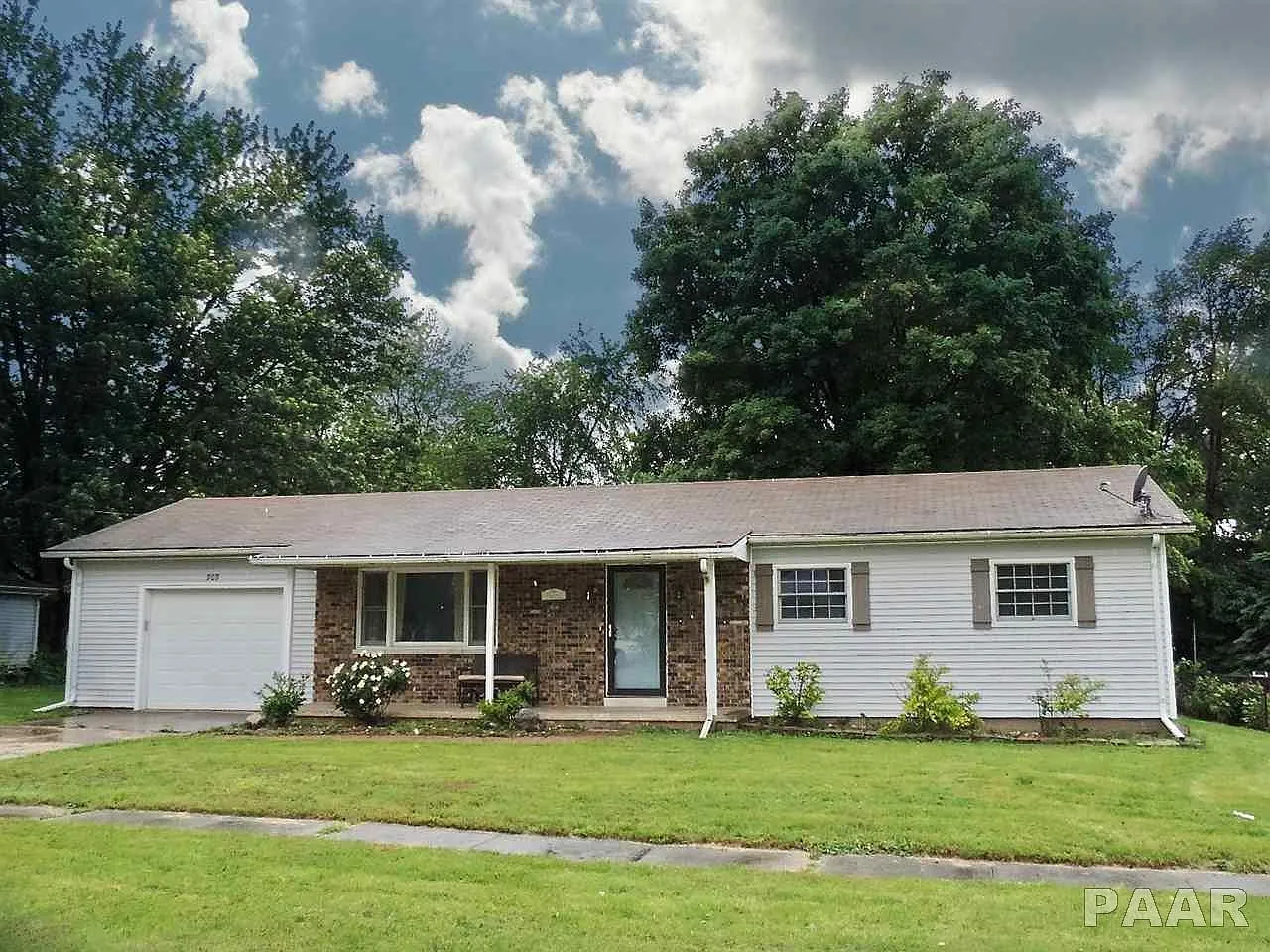 909 S Elm St photo 1
